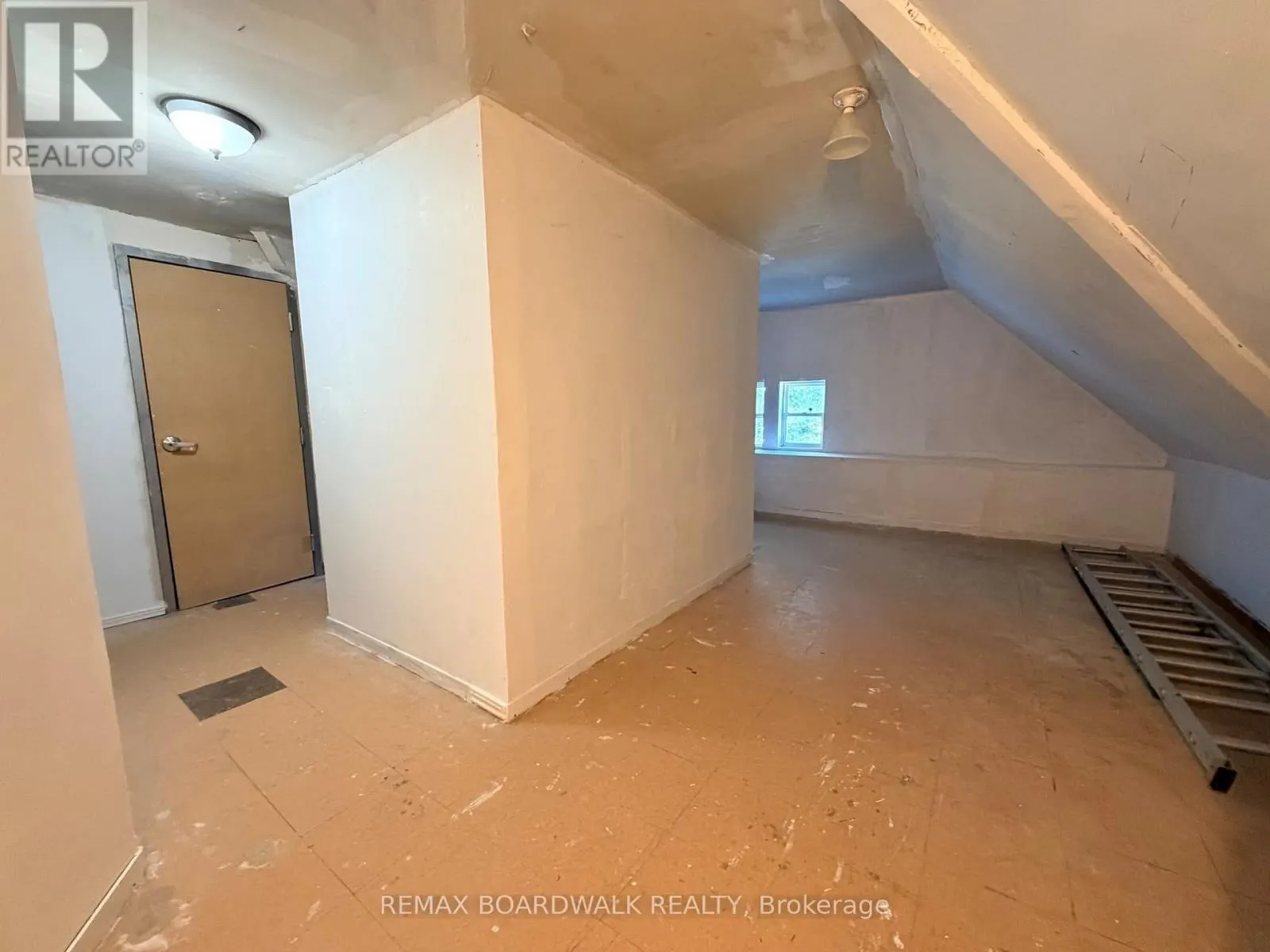 205 FIRST STREET E