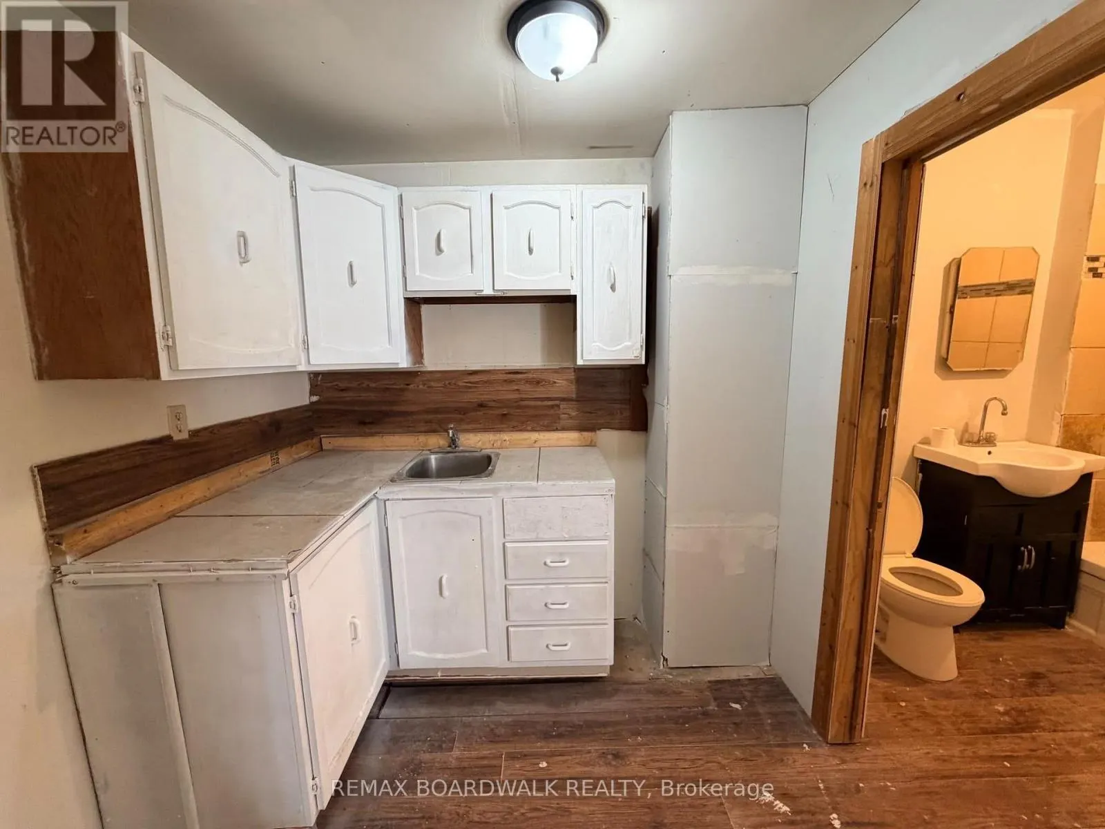 205 FIRST STREET E