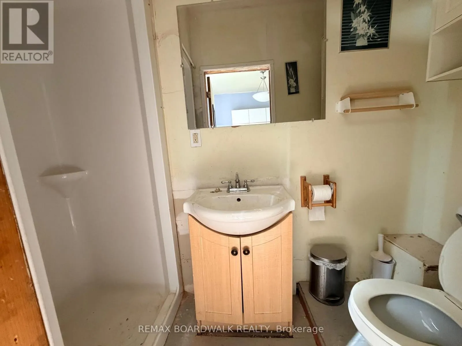 205 FIRST STREET E
