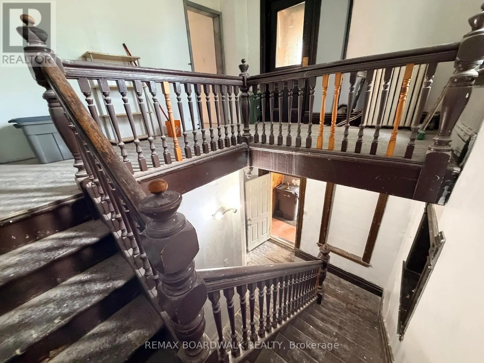 205 FIRST STREET E
