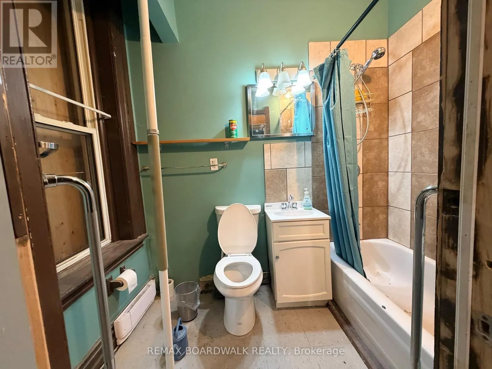 205 FIRST STREET E