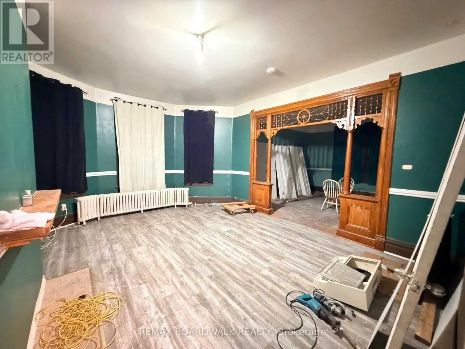 205 FIRST STREET E