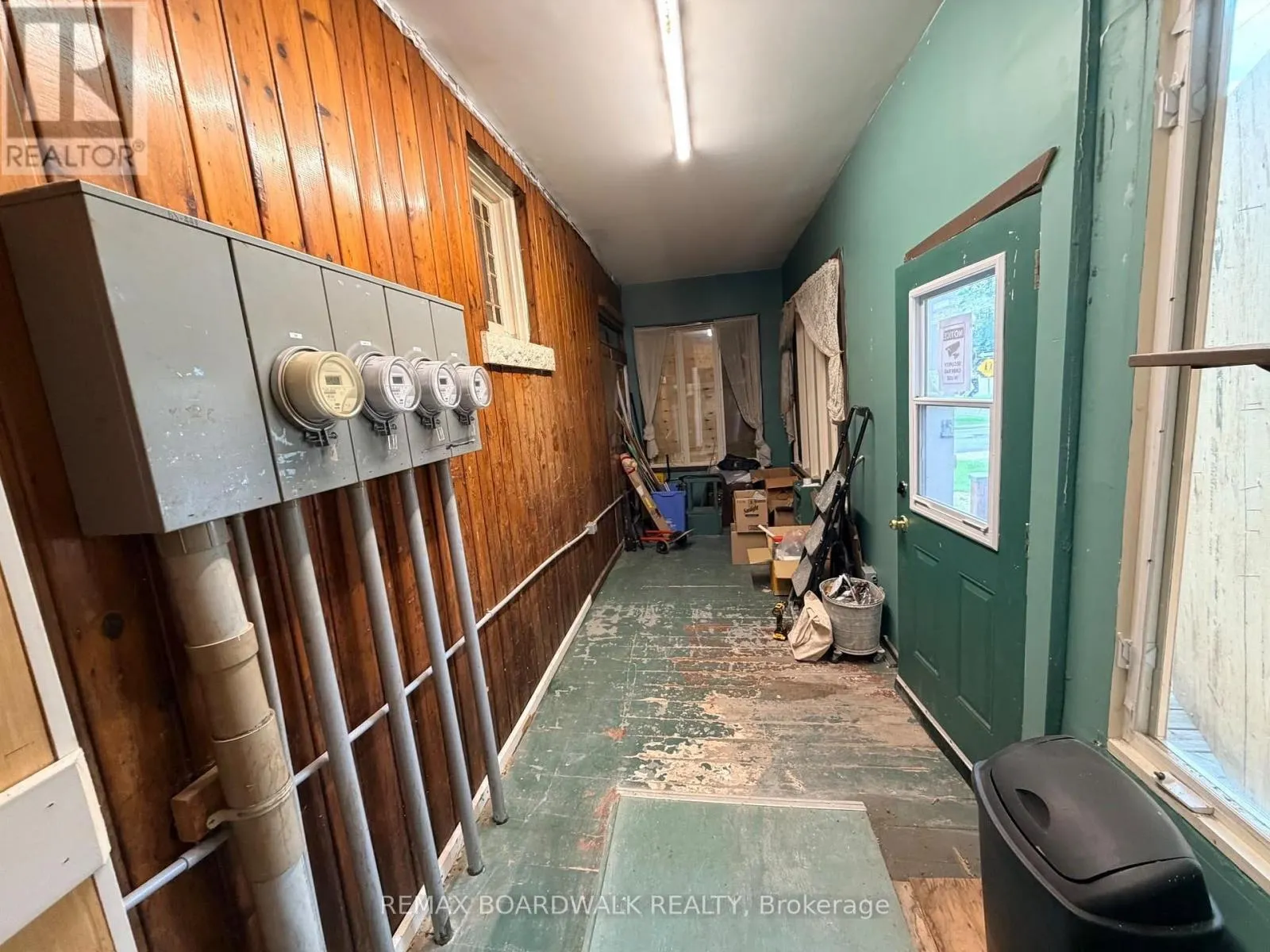 205 FIRST STREET E