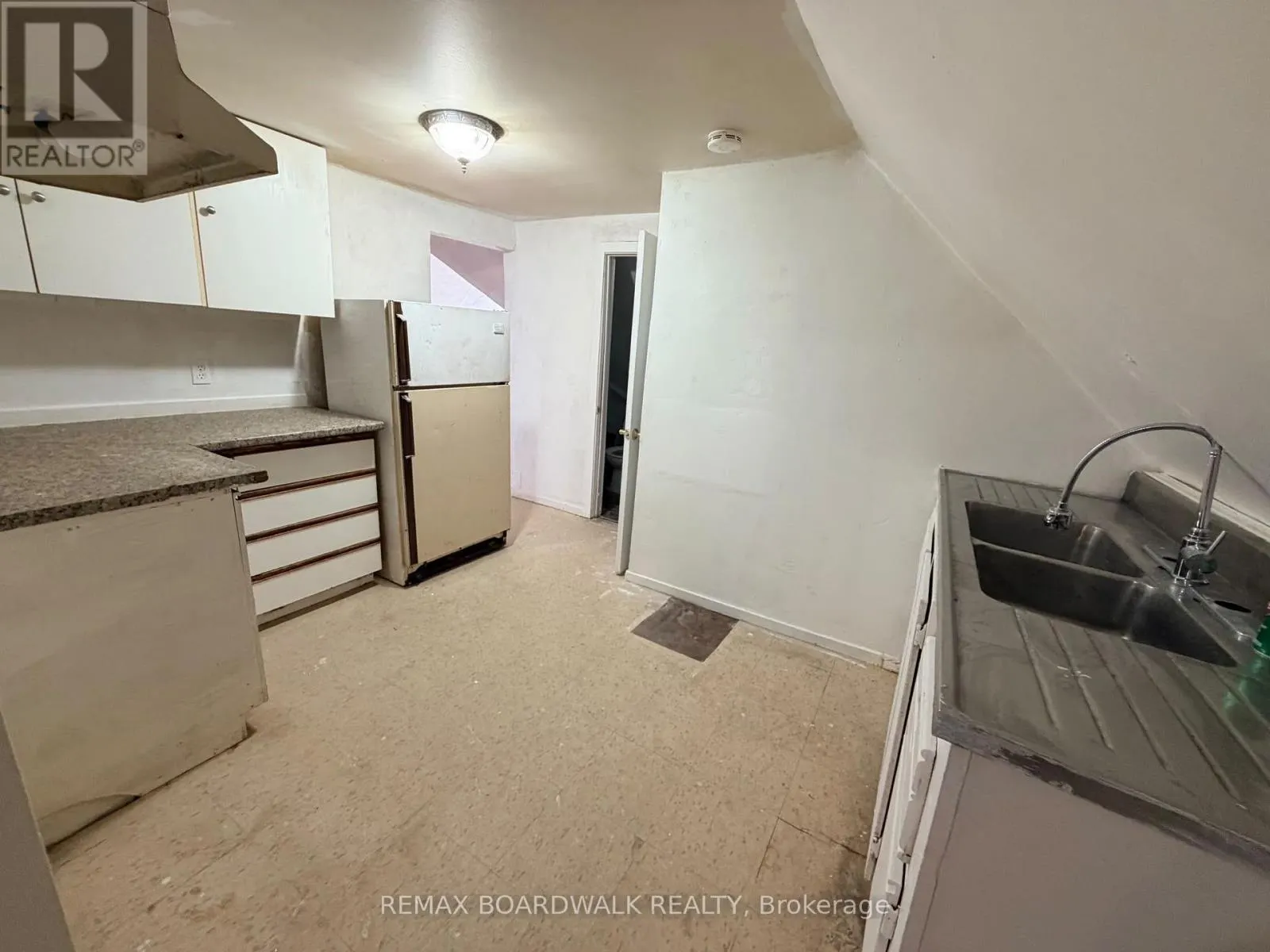 205 FIRST STREET E
