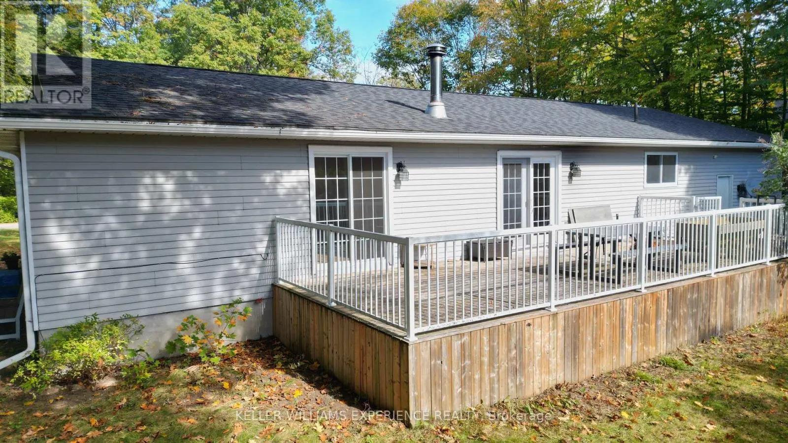 135 CATHERINE STREET W