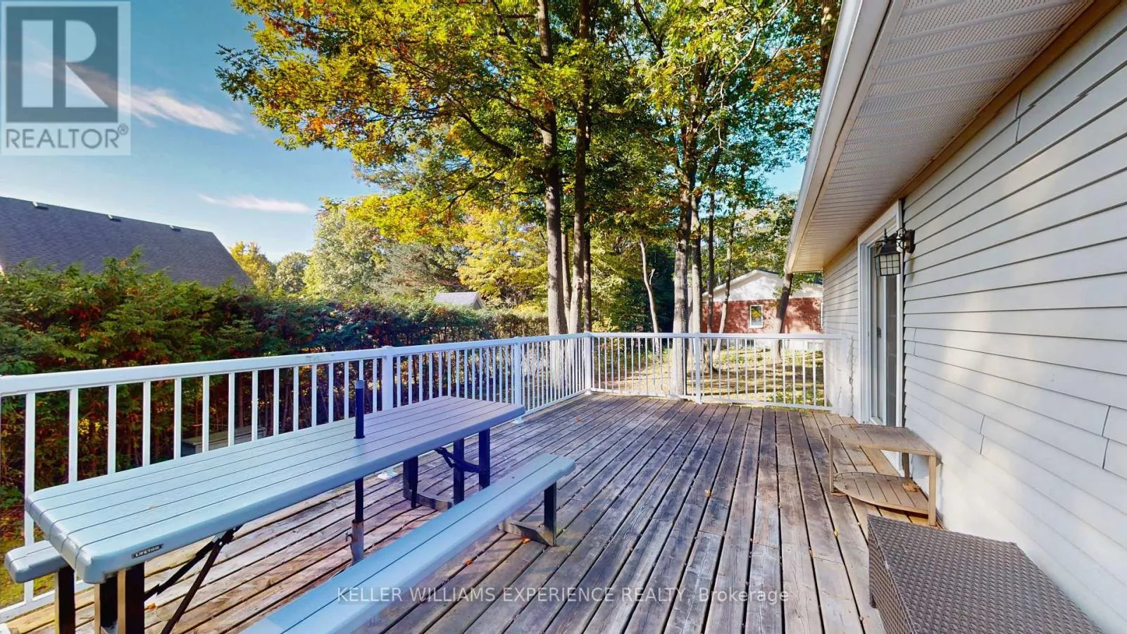 135 CATHERINE STREET W