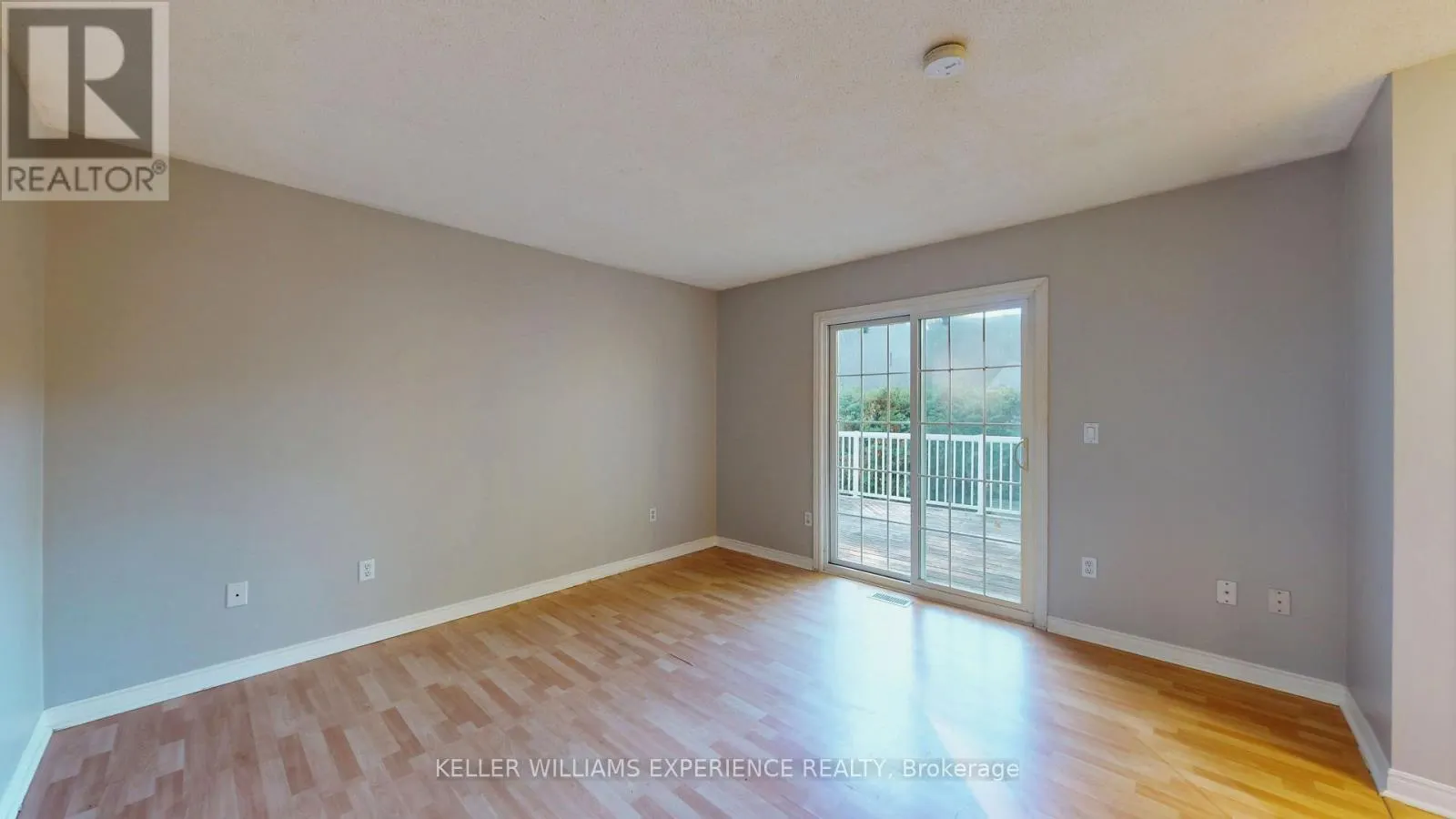 135 CATHERINE STREET W