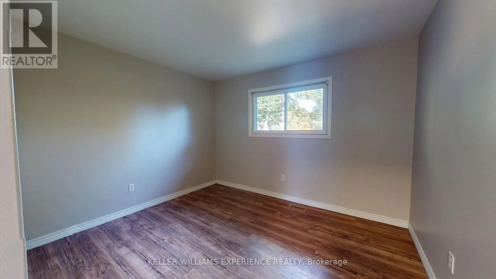 135 CATHERINE STREET W