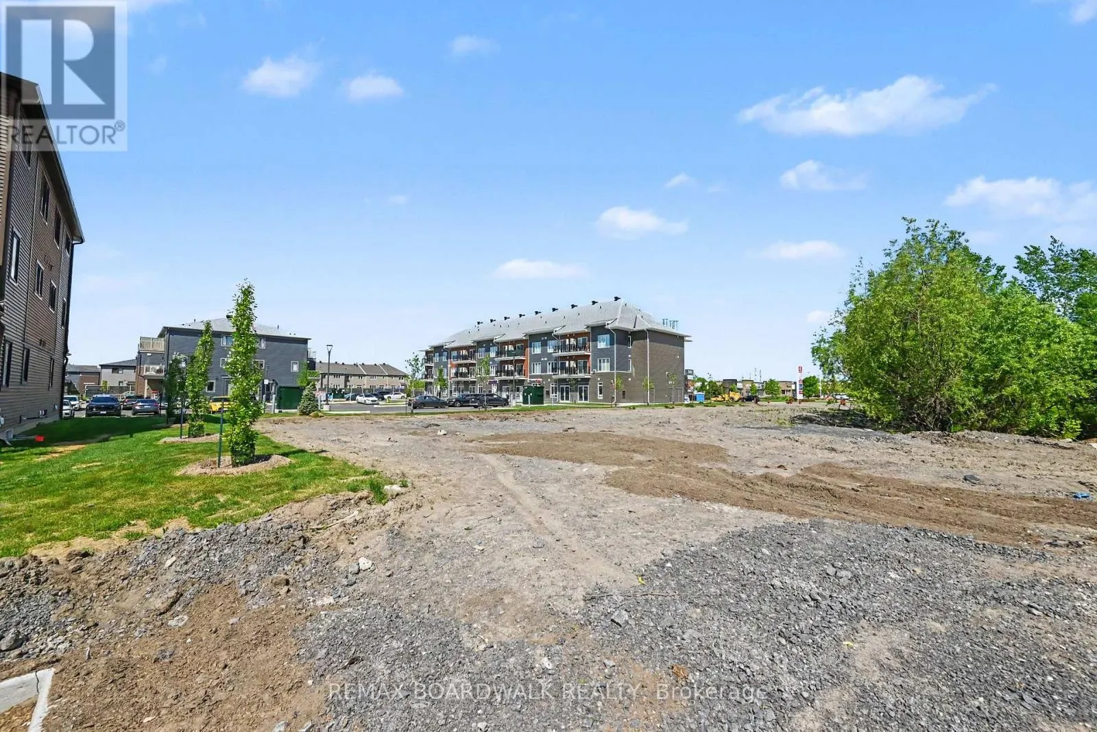 112 - 2370 TENTH LINE ROAD