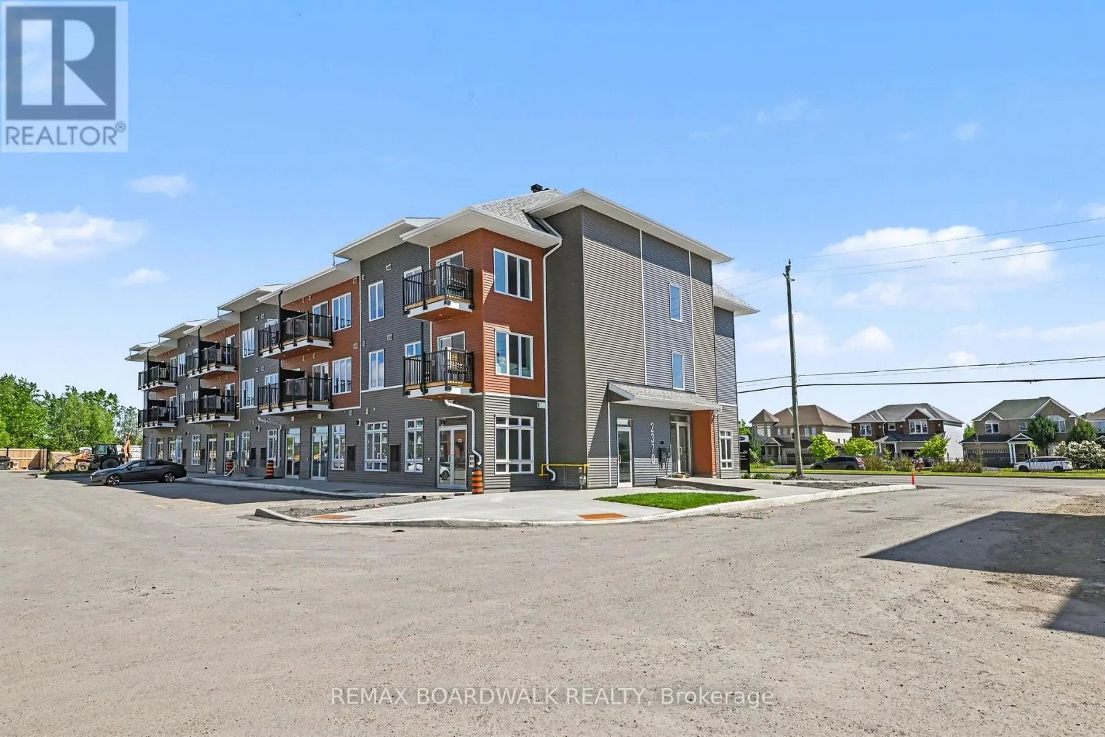 112 - 2370 TENTH LINE ROAD