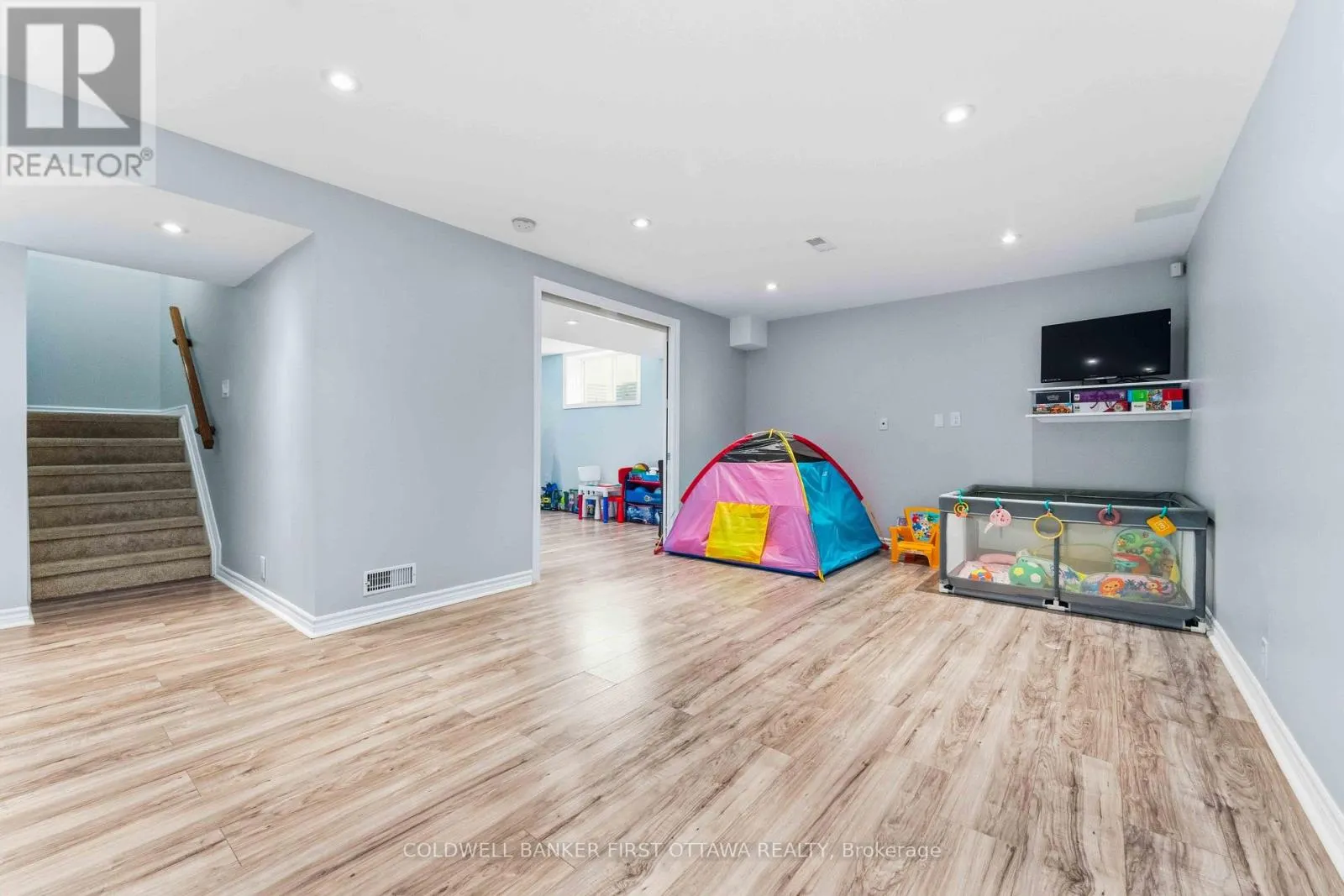 150 STRATHCARRON CRESCENT