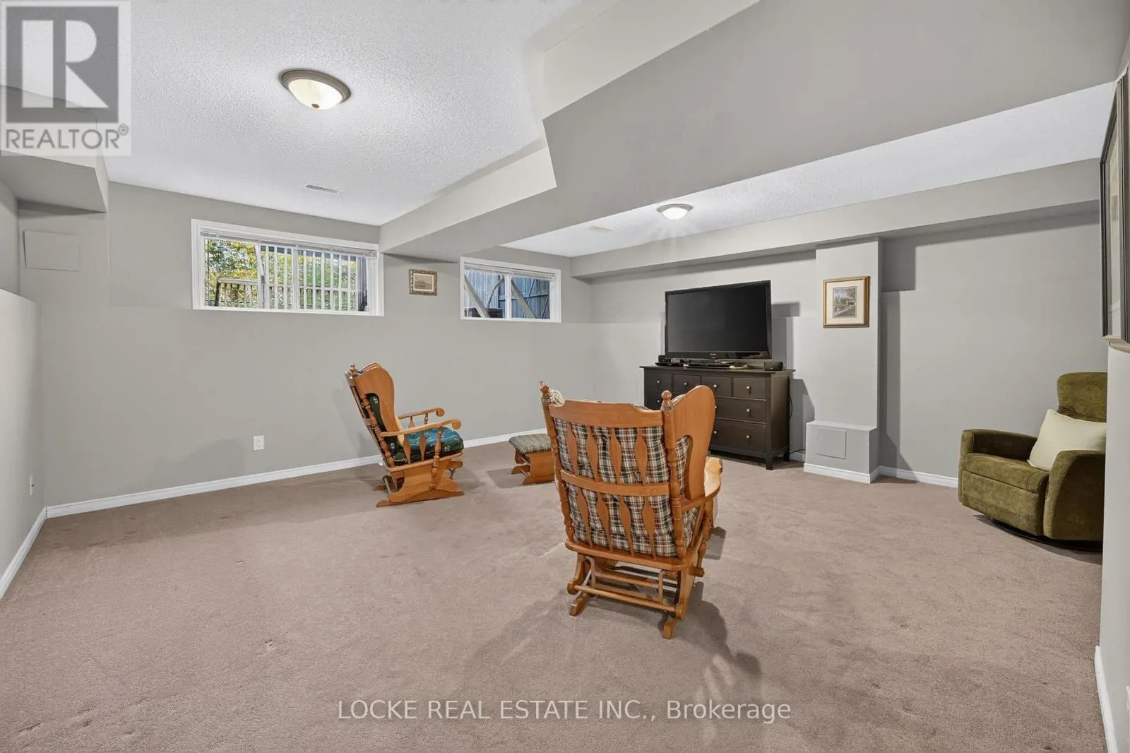 125 PARKROSE PRIVATE