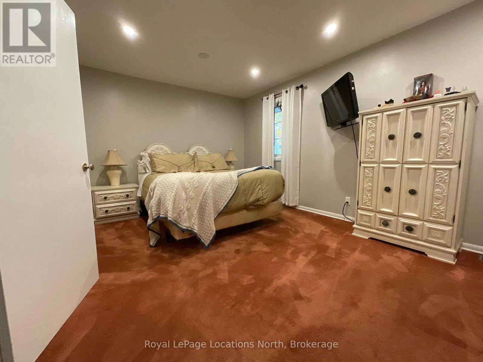 272 YONGE STREET