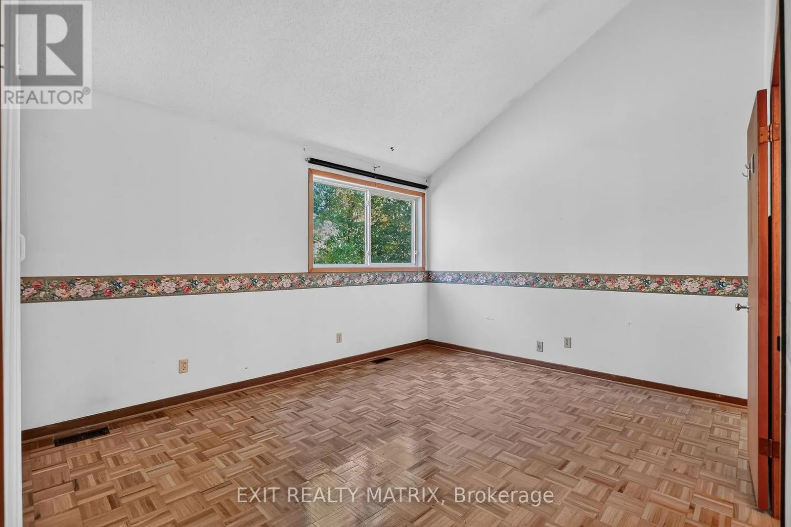 279 FELTON CRESCENT