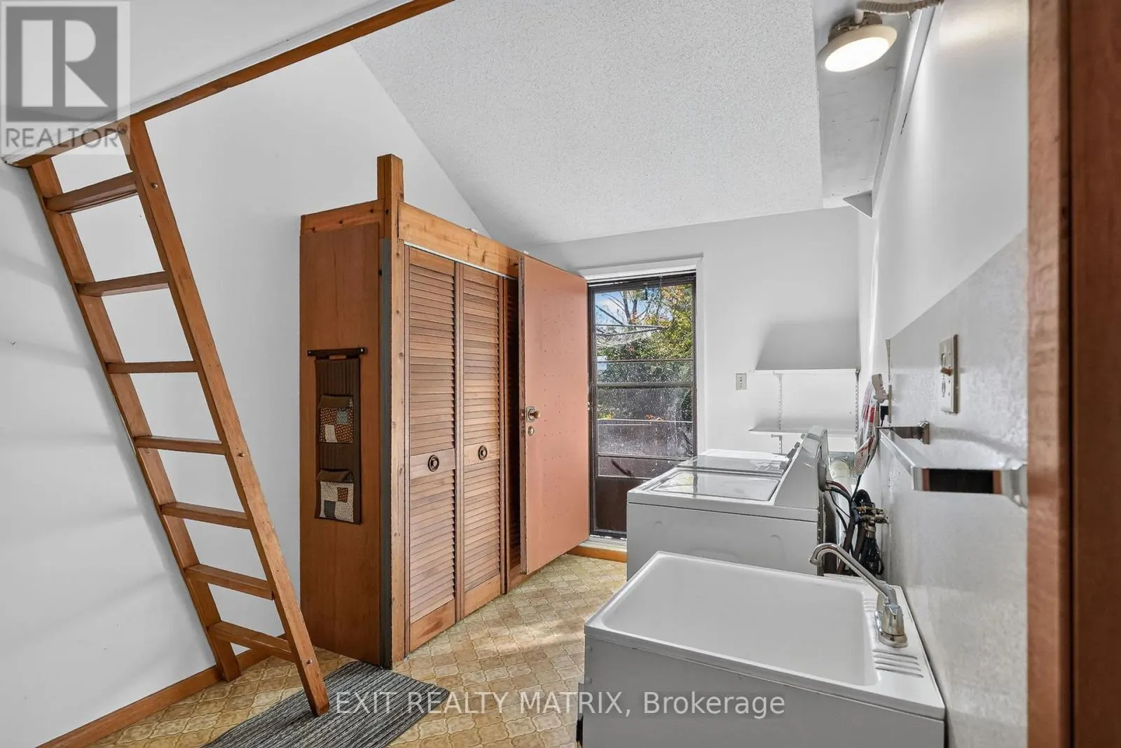279 FELTON CRESCENT