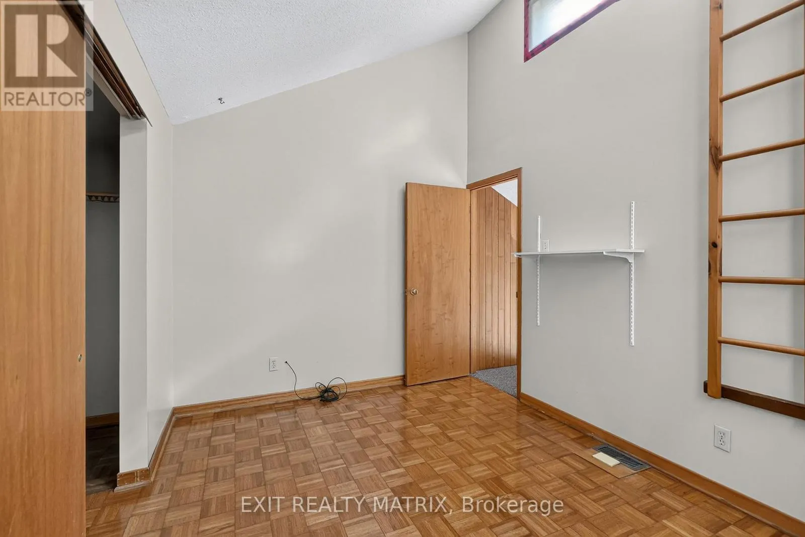 279 FELTON CRESCENT