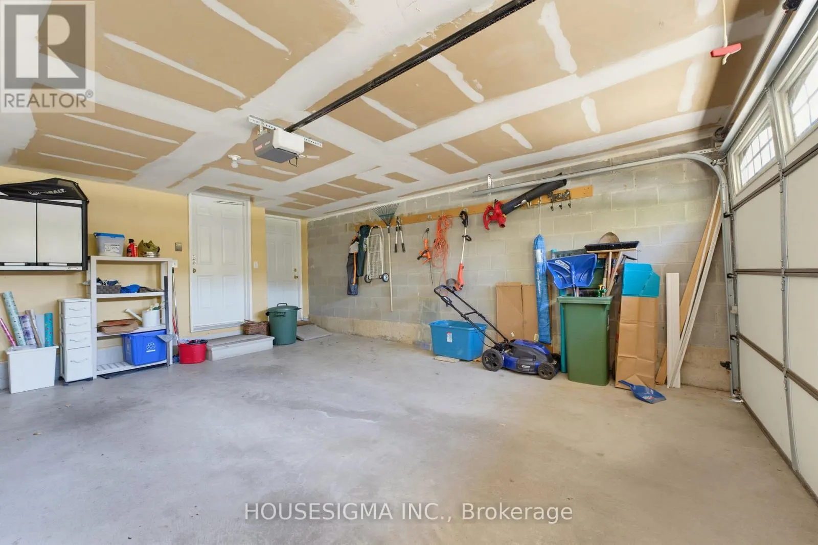 103 THOROUGHBRED BOULEVARD