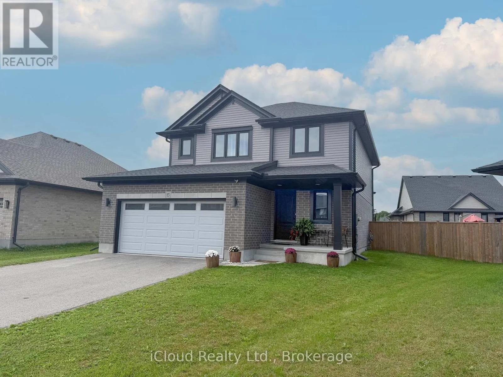 15 CURREN CRESCENT