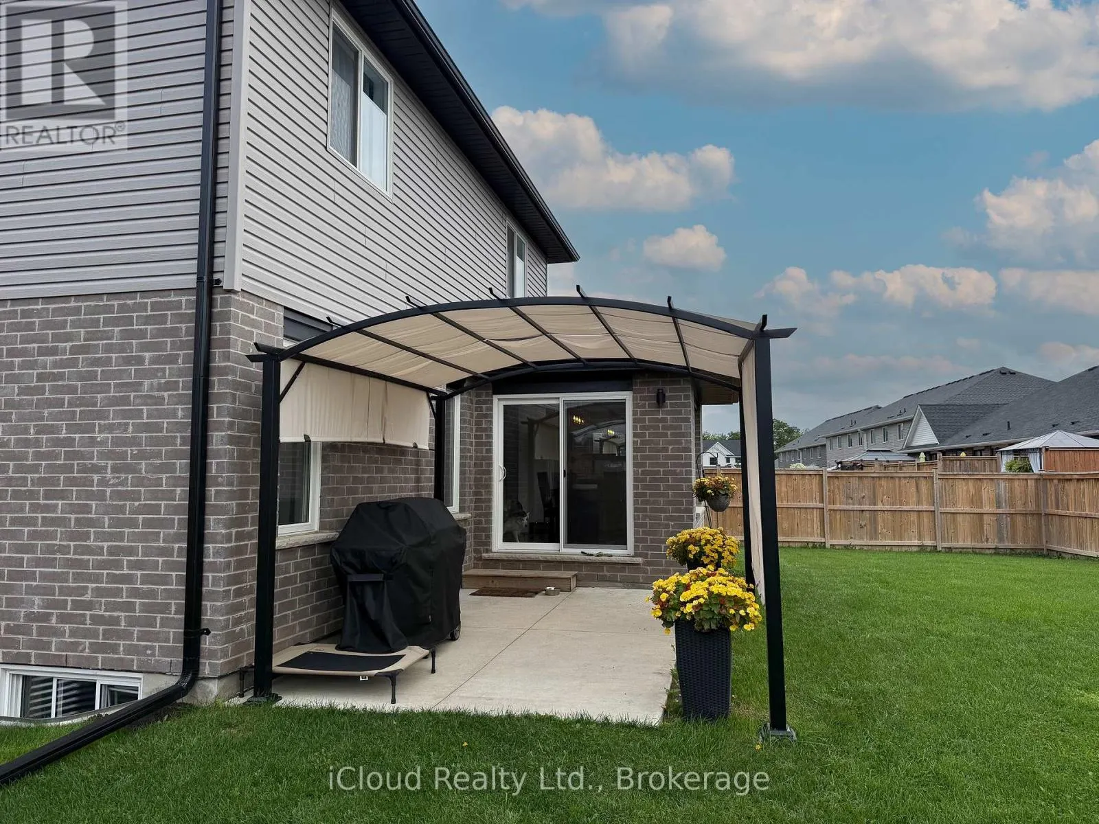 15 CURREN CRESCENT