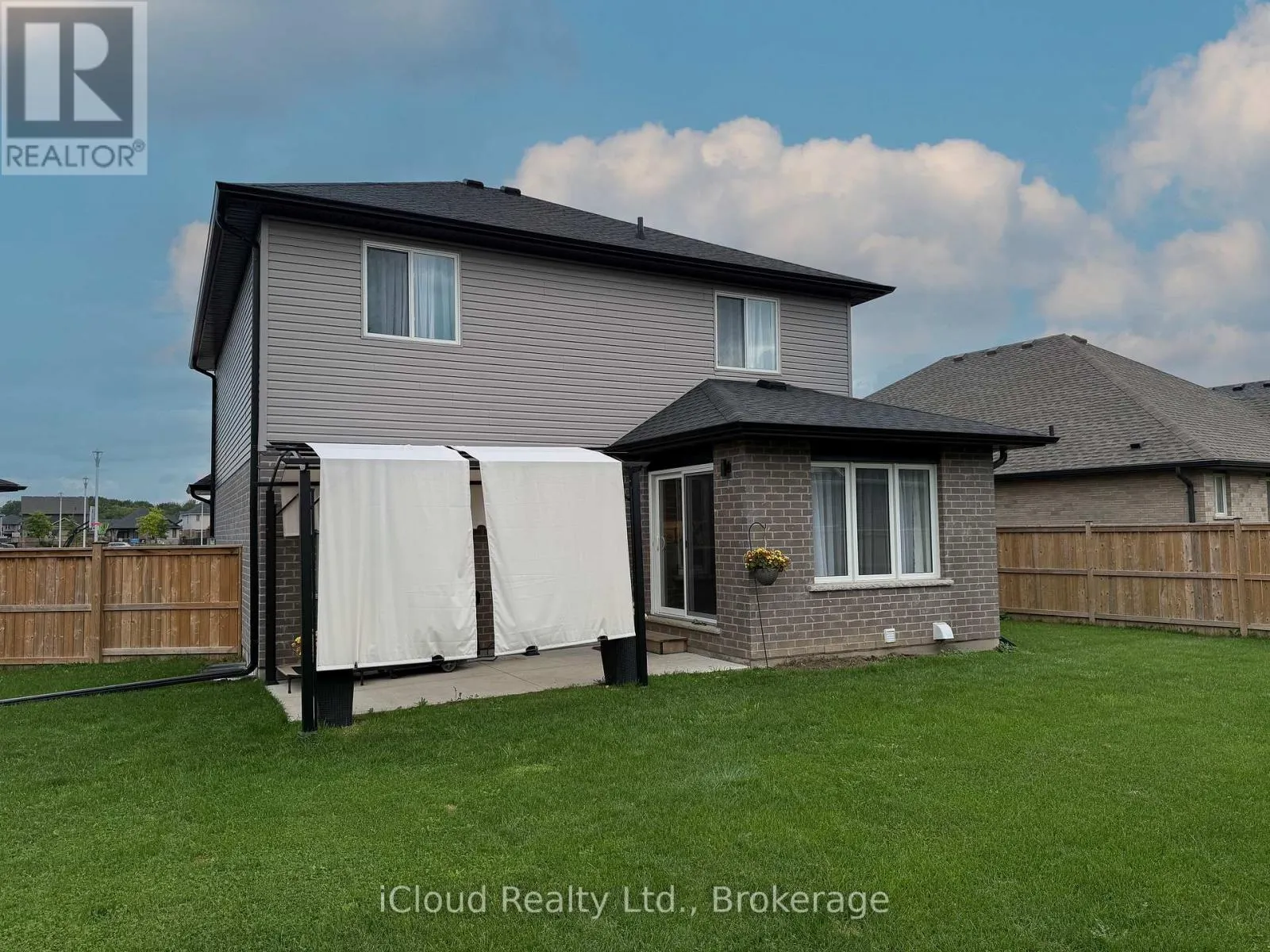15 CURREN CRESCENT