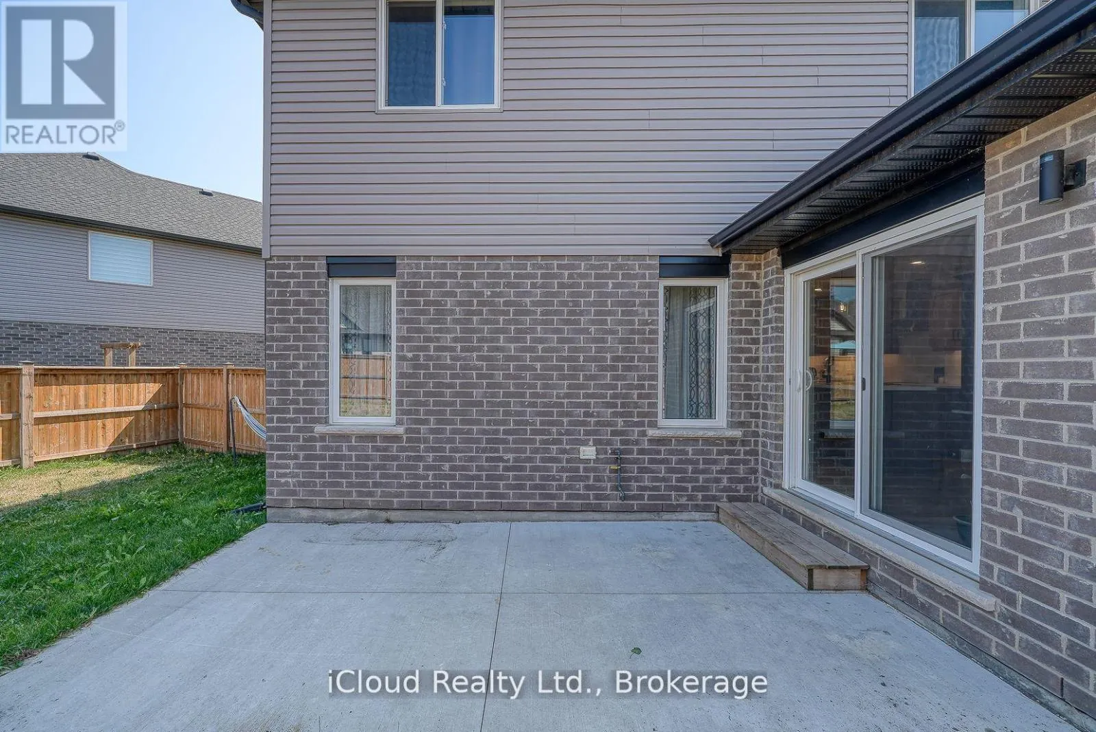 15 CURREN CRESCENT