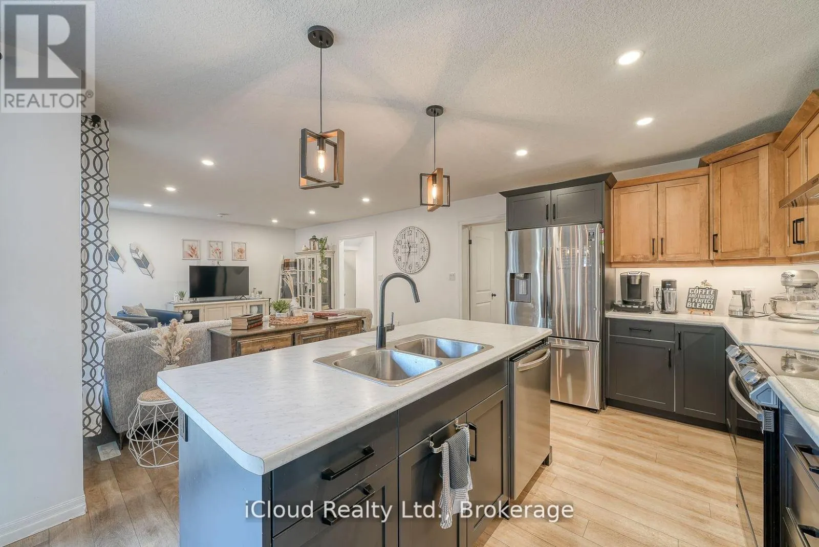 15 CURREN CRESCENT