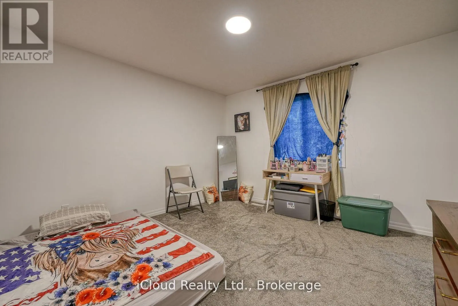 15 CURREN CRESCENT