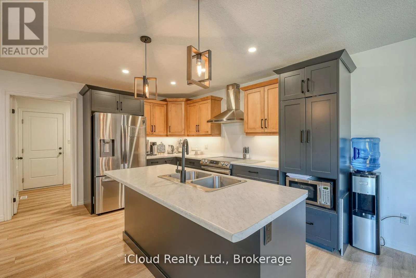 15 CURREN CRESCENT