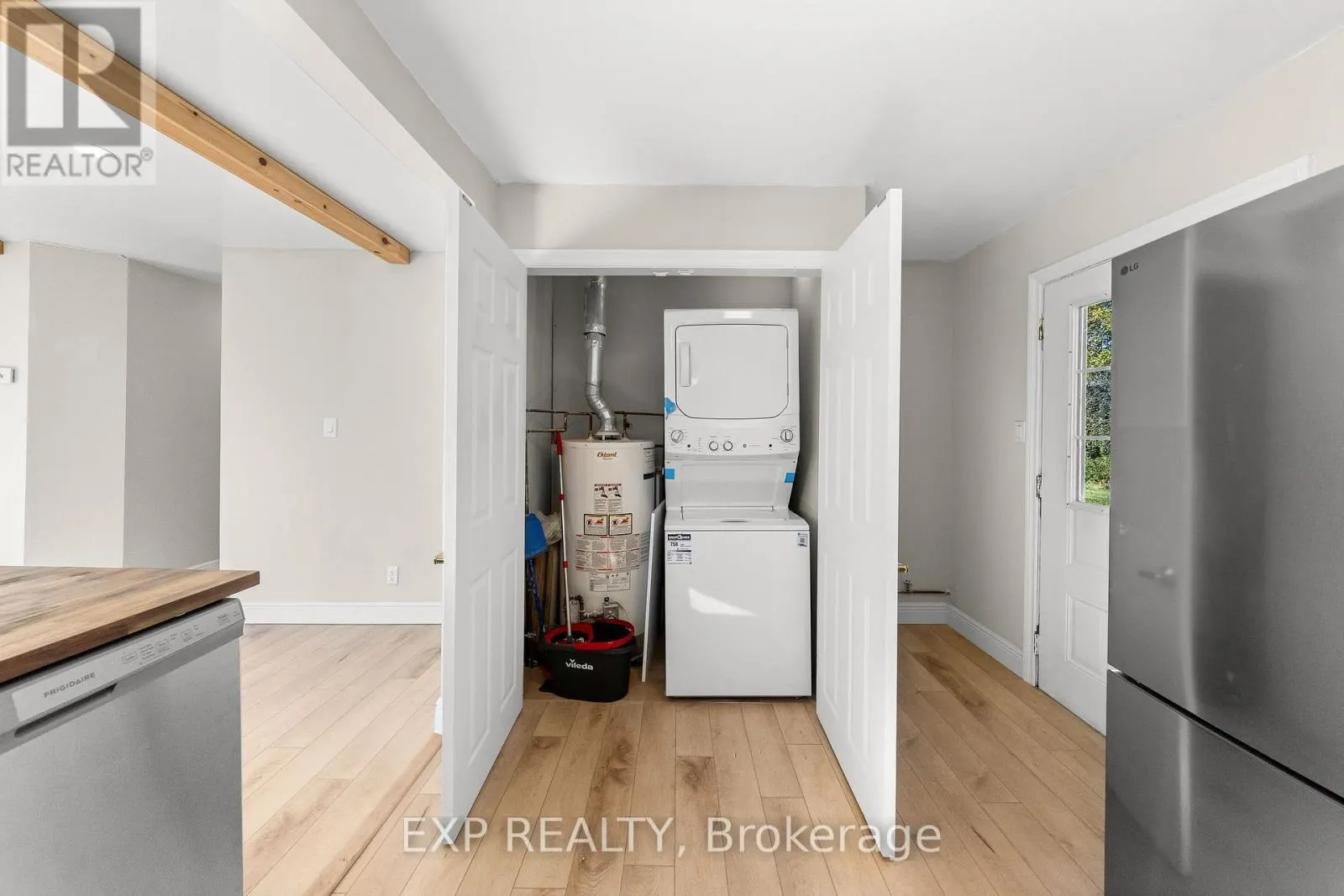 412 WINDMILL POINT ROAD N