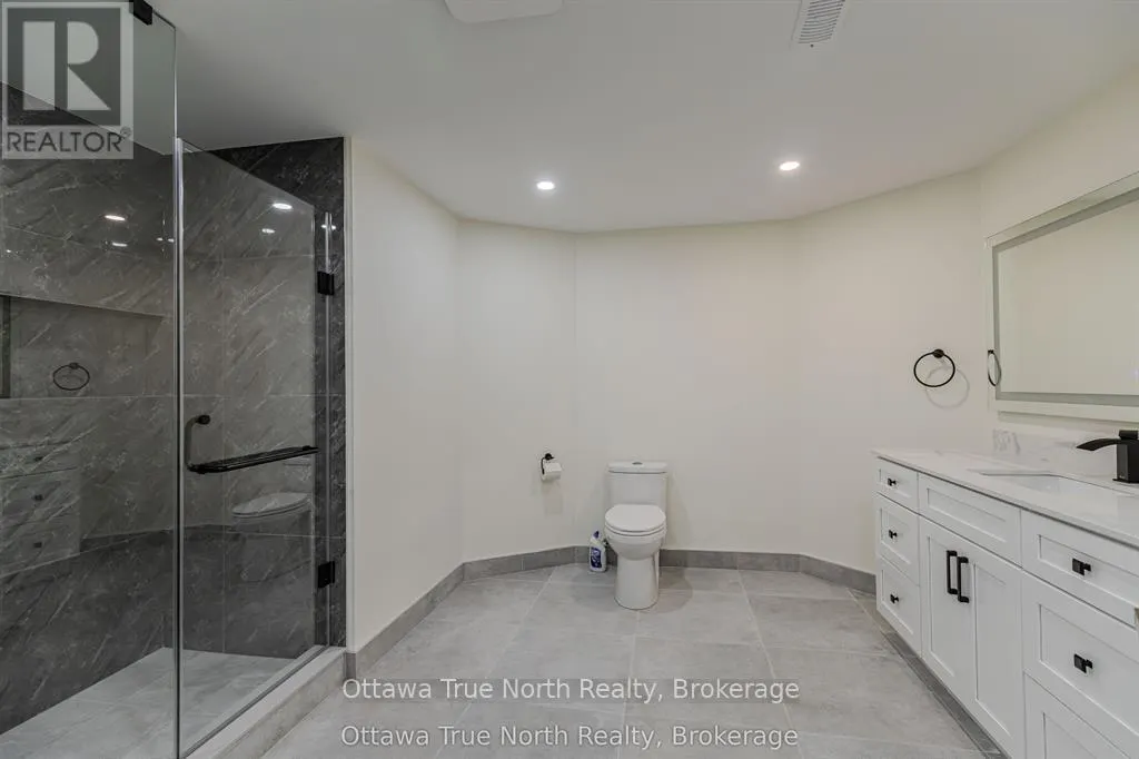 5884 EARLSCOURT CRESCENT