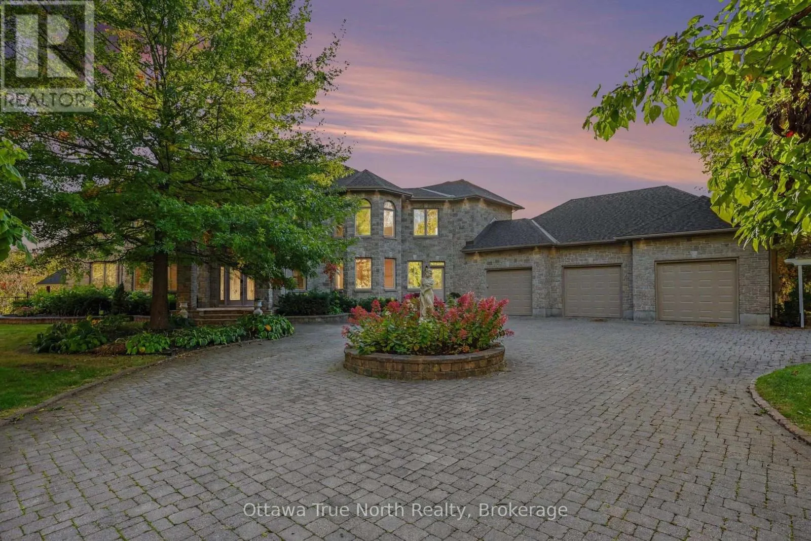 5884 EARLSCOURT CRESCENT