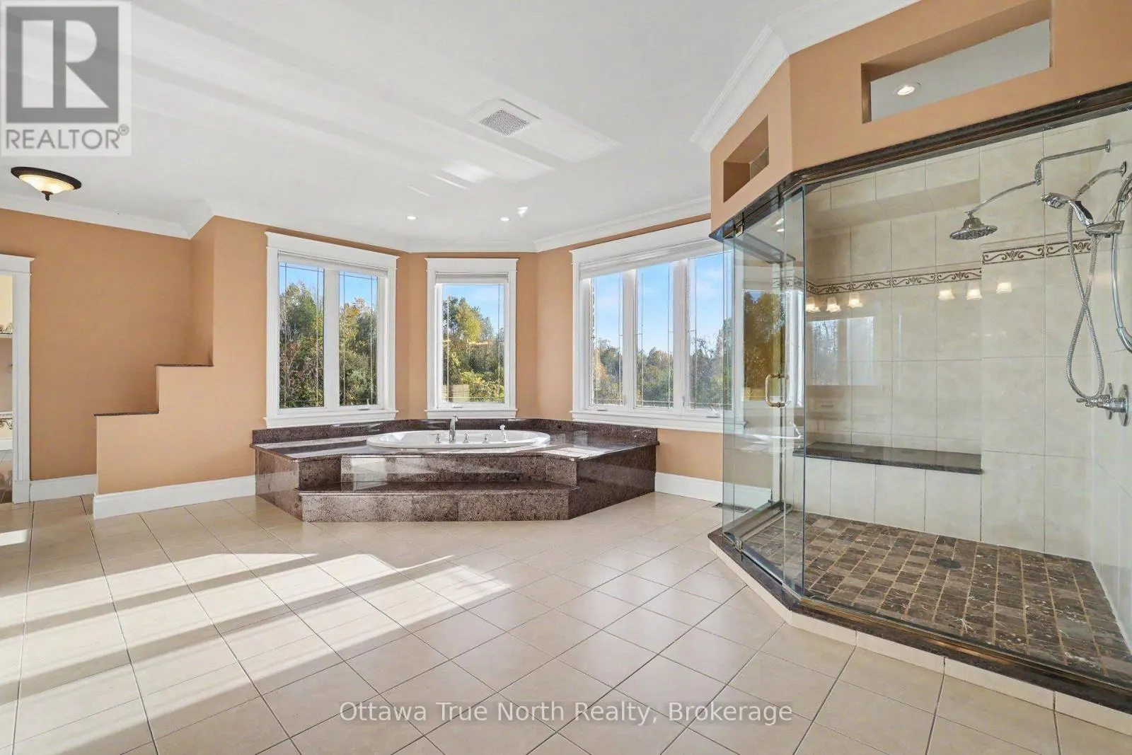 5884 EARLSCOURT CRESCENT