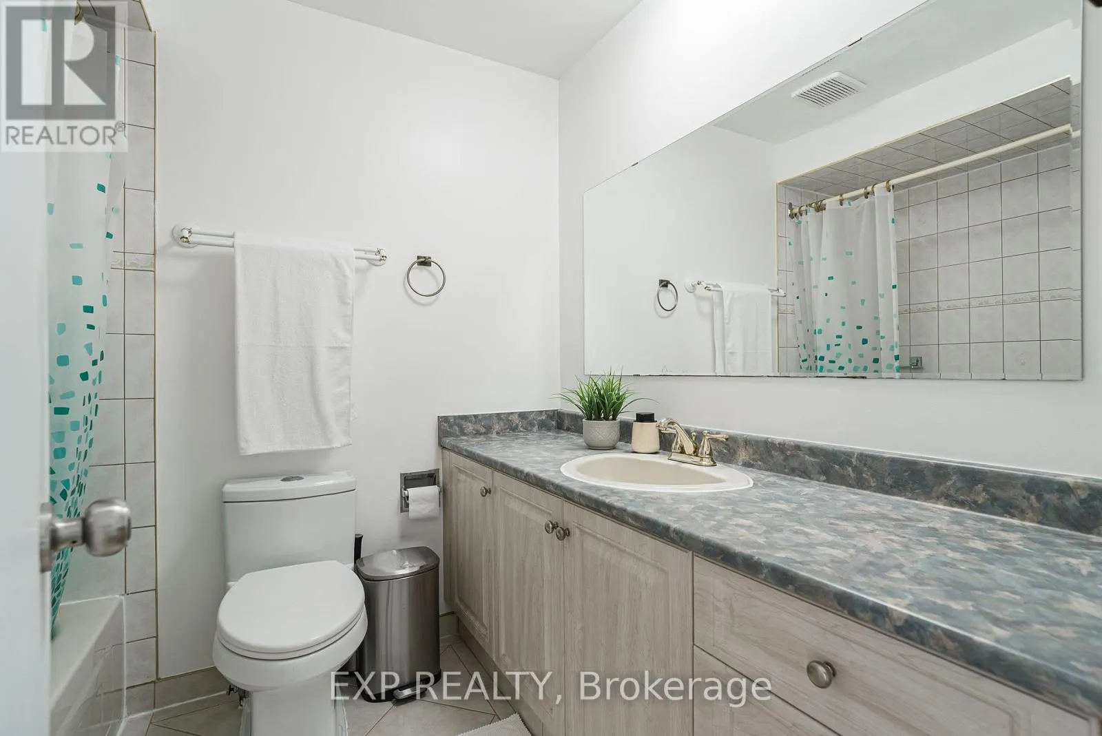 1237 CEDARCROFT CRESCENT