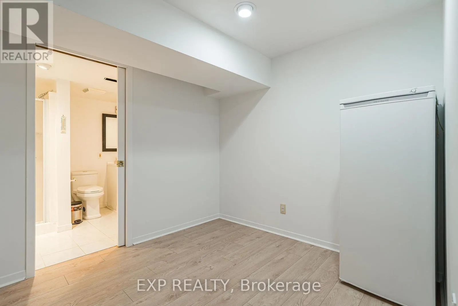 1237 CEDARCROFT CRESCENT