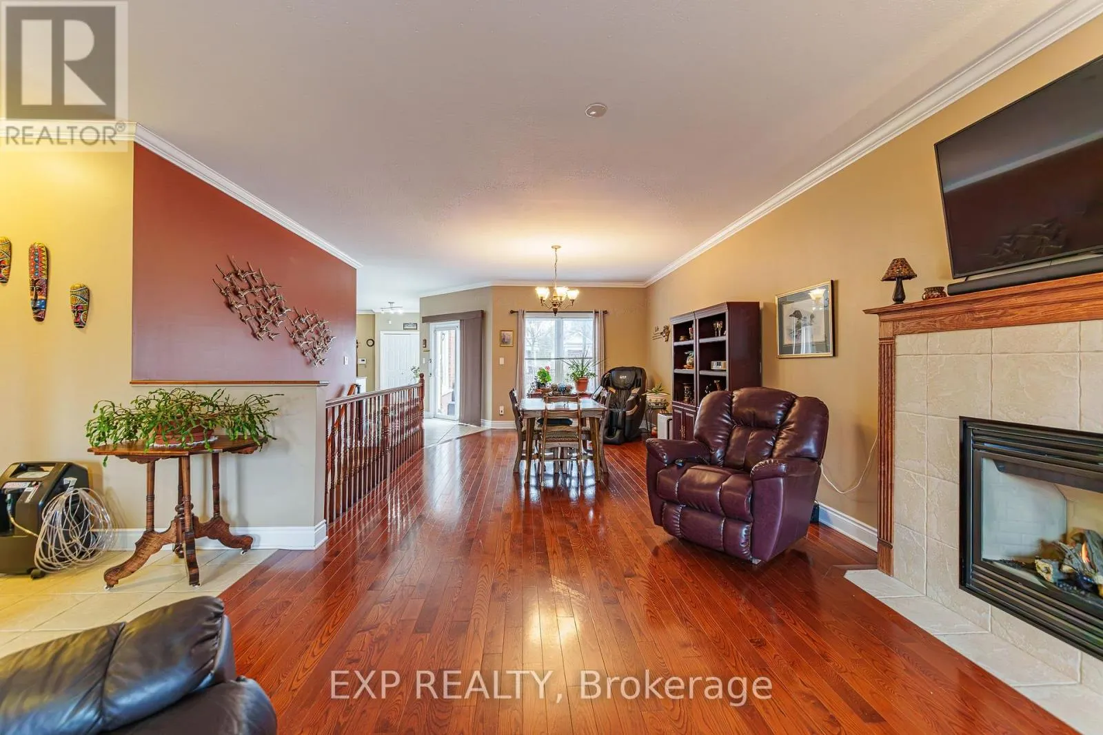 1496 QUEENSDALE AVENUE