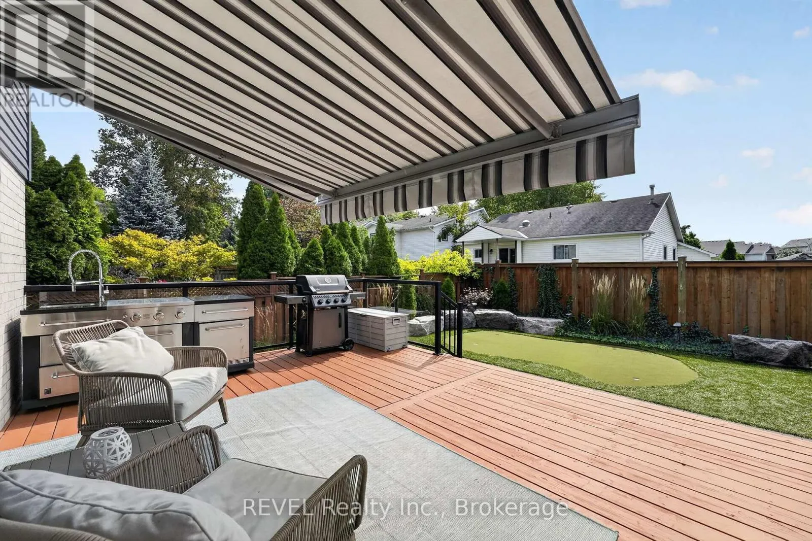 10 MEADOWBROOK LANE