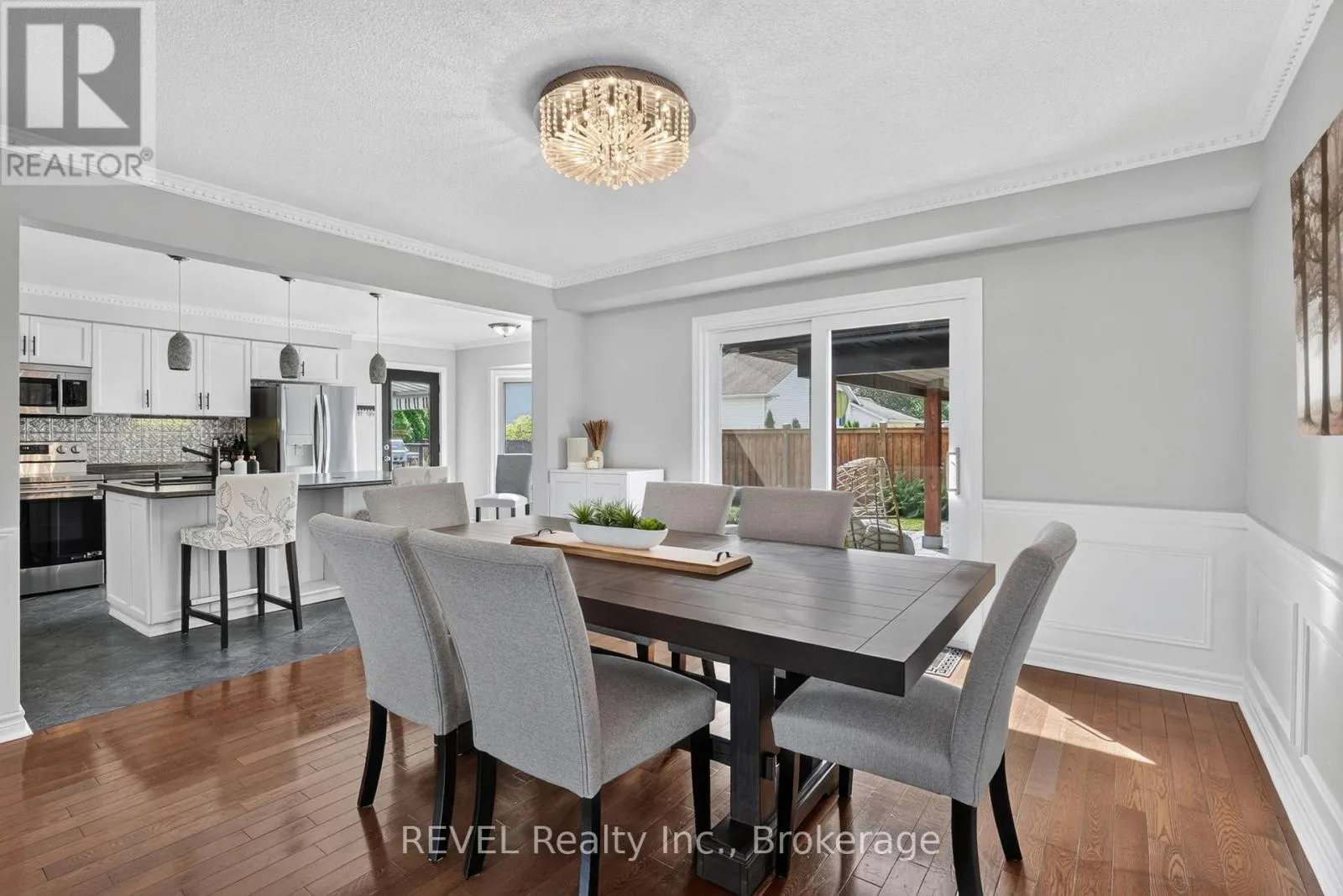 10 MEADOWBROOK LANE