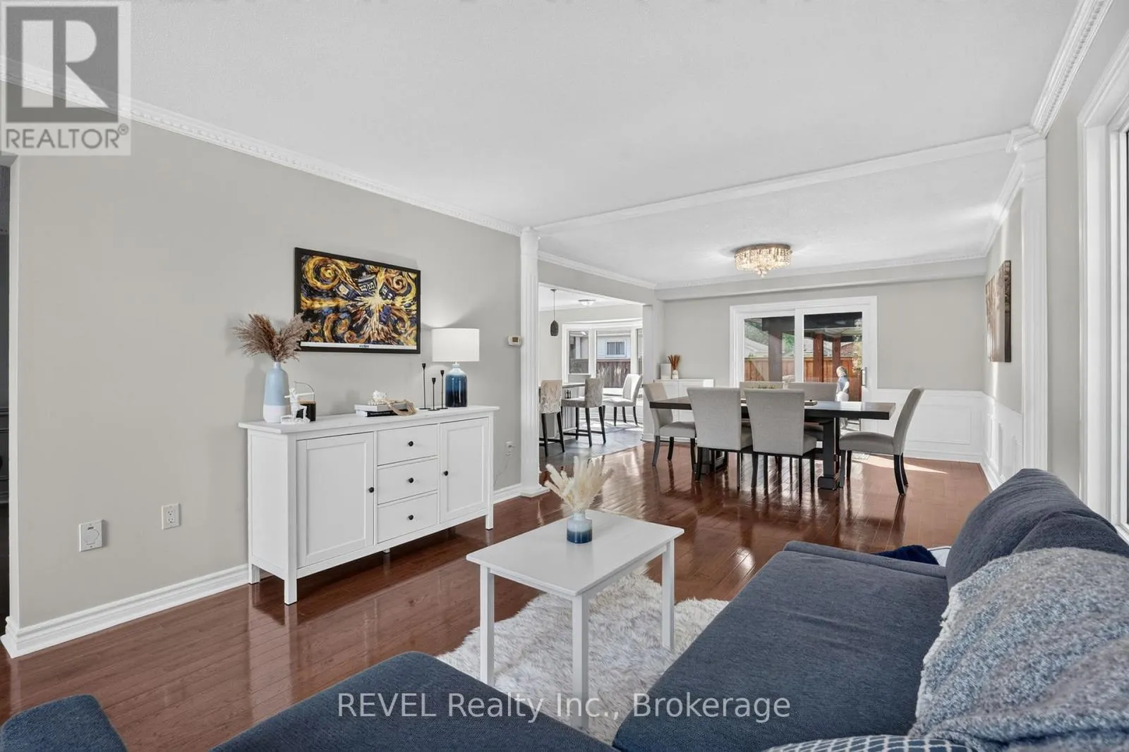 10 MEADOWBROOK LANE