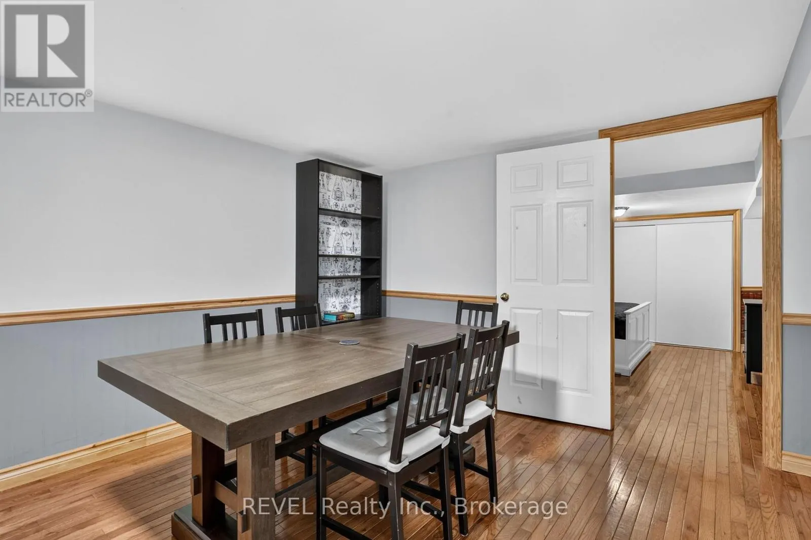 10 MEADOWBROOK LANE