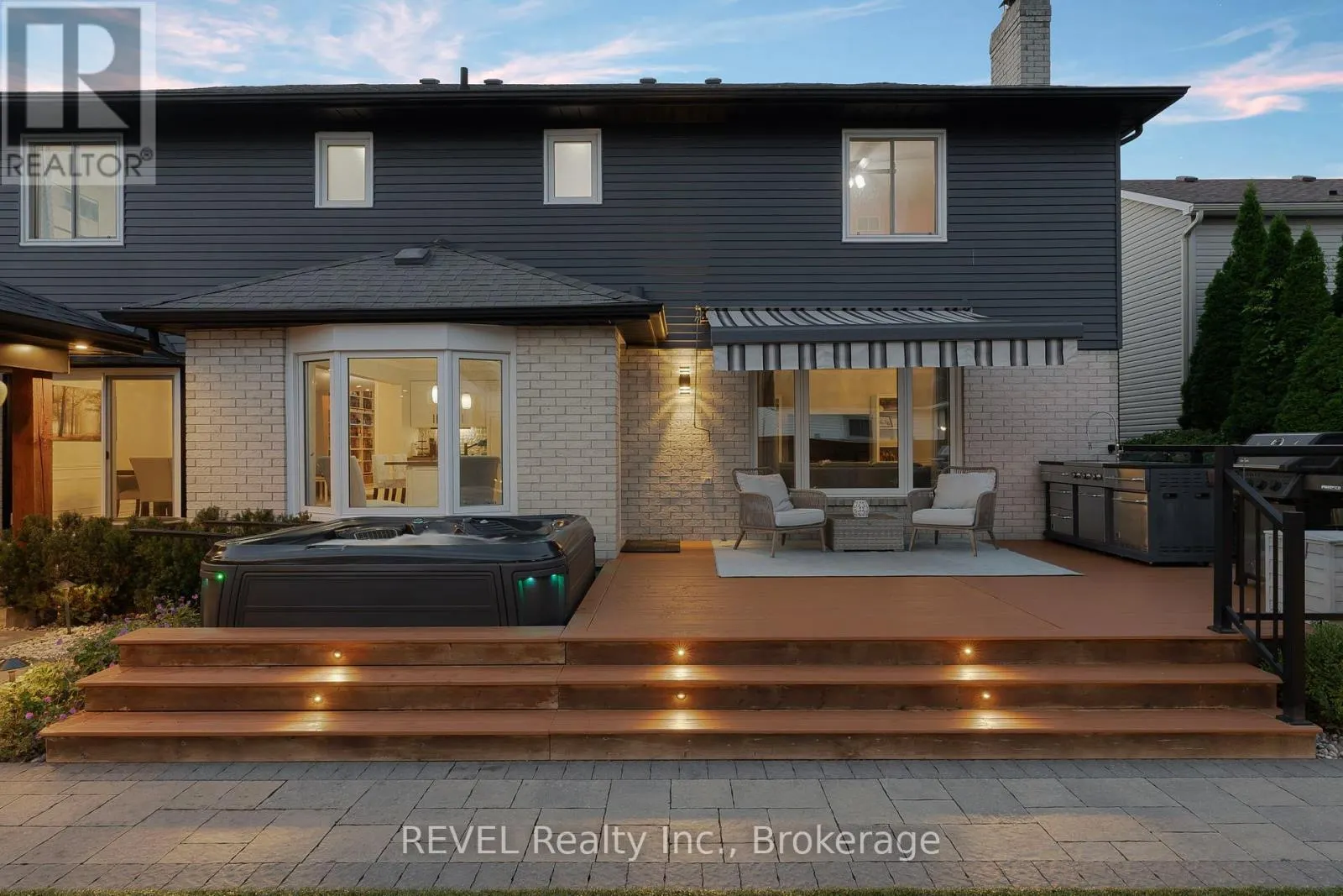 10 MEADOWBROOK LANE