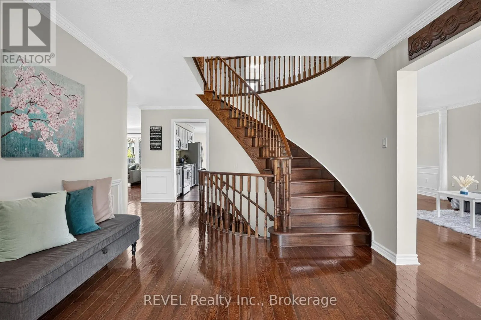 10 MEADOWBROOK LANE