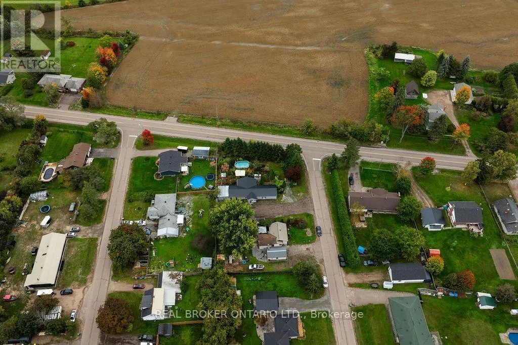 800 PINEGROVE CRESCENT