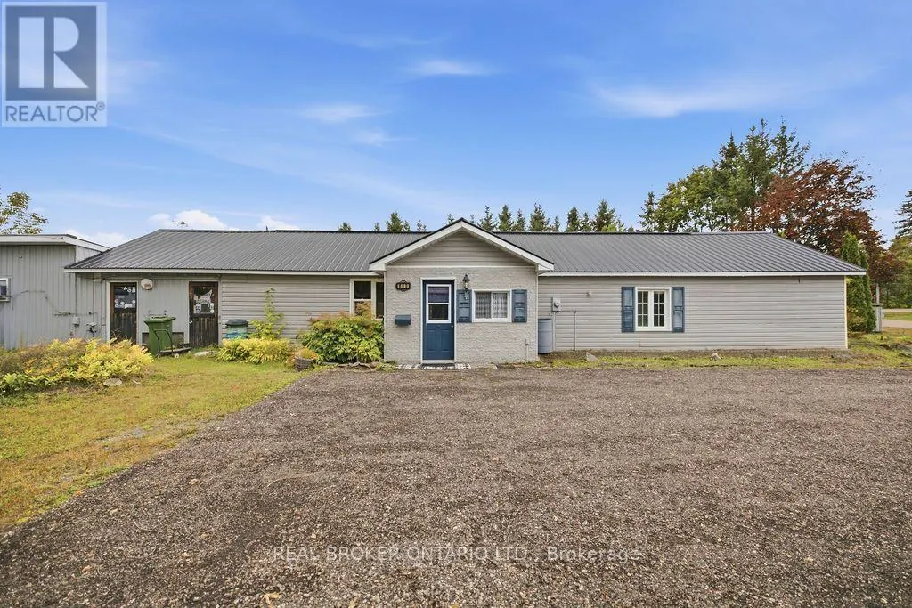 800 PINEGROVE CRESCENT