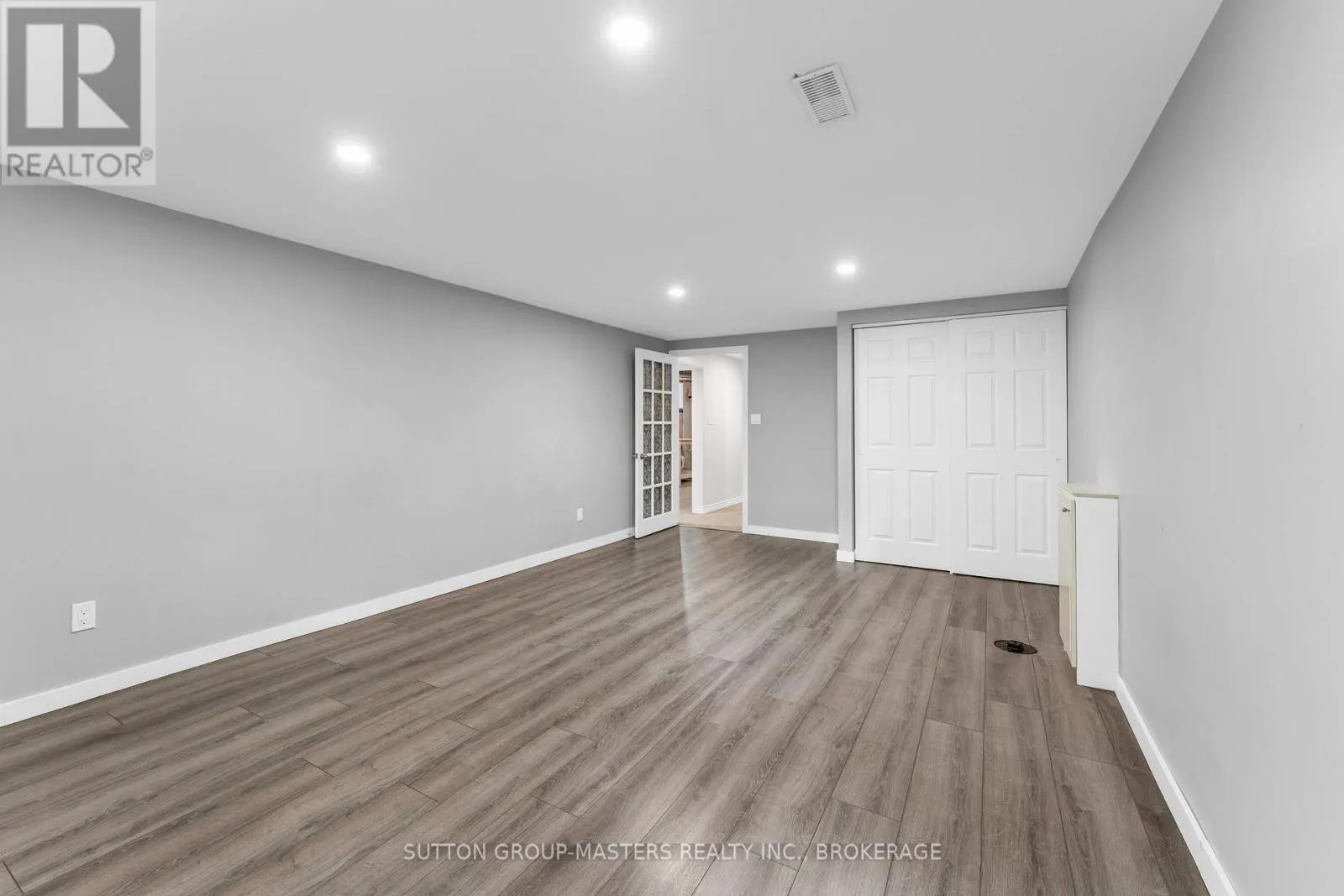 863 PEMBRIDGE CRESCENT