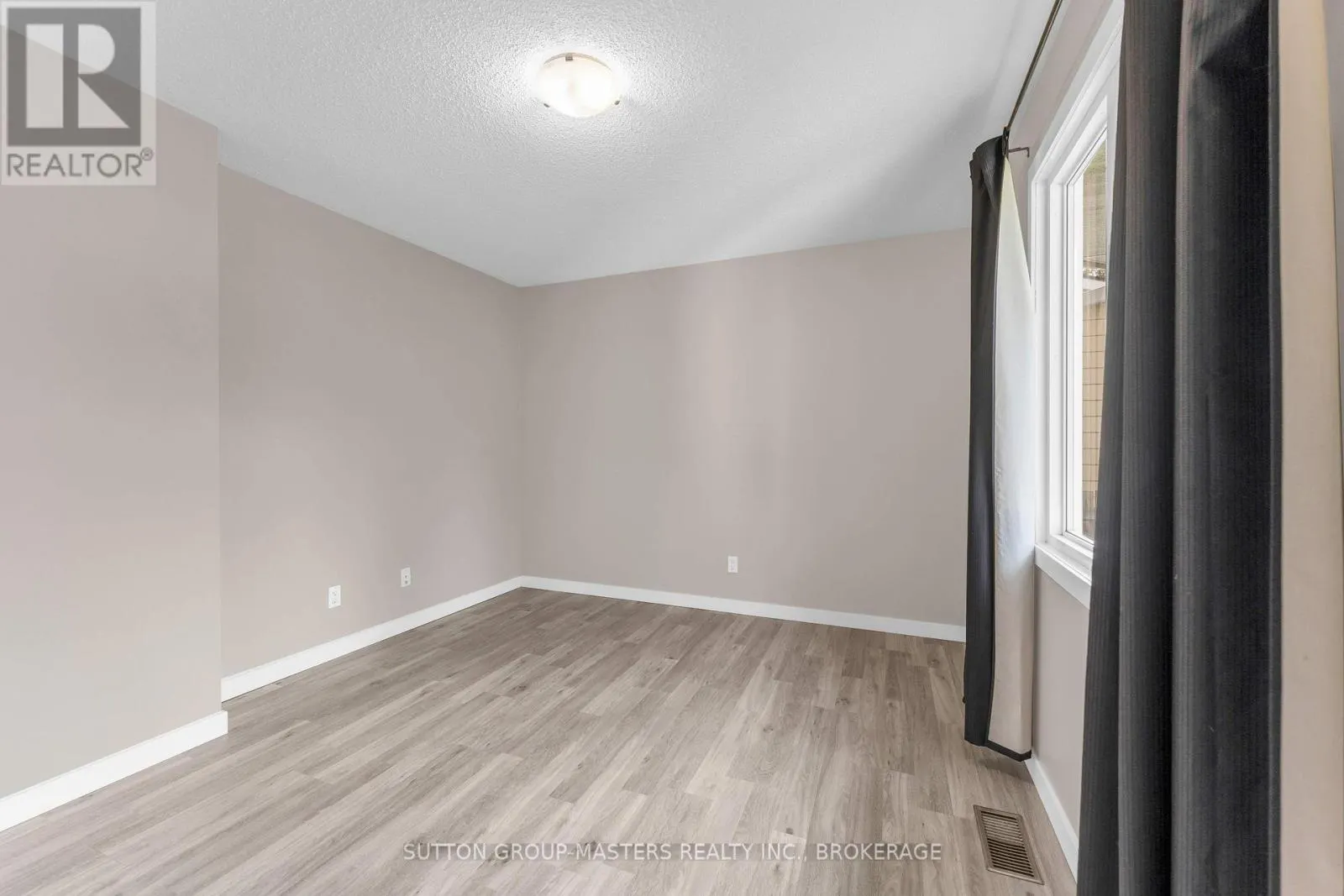 863 PEMBRIDGE CRESCENT