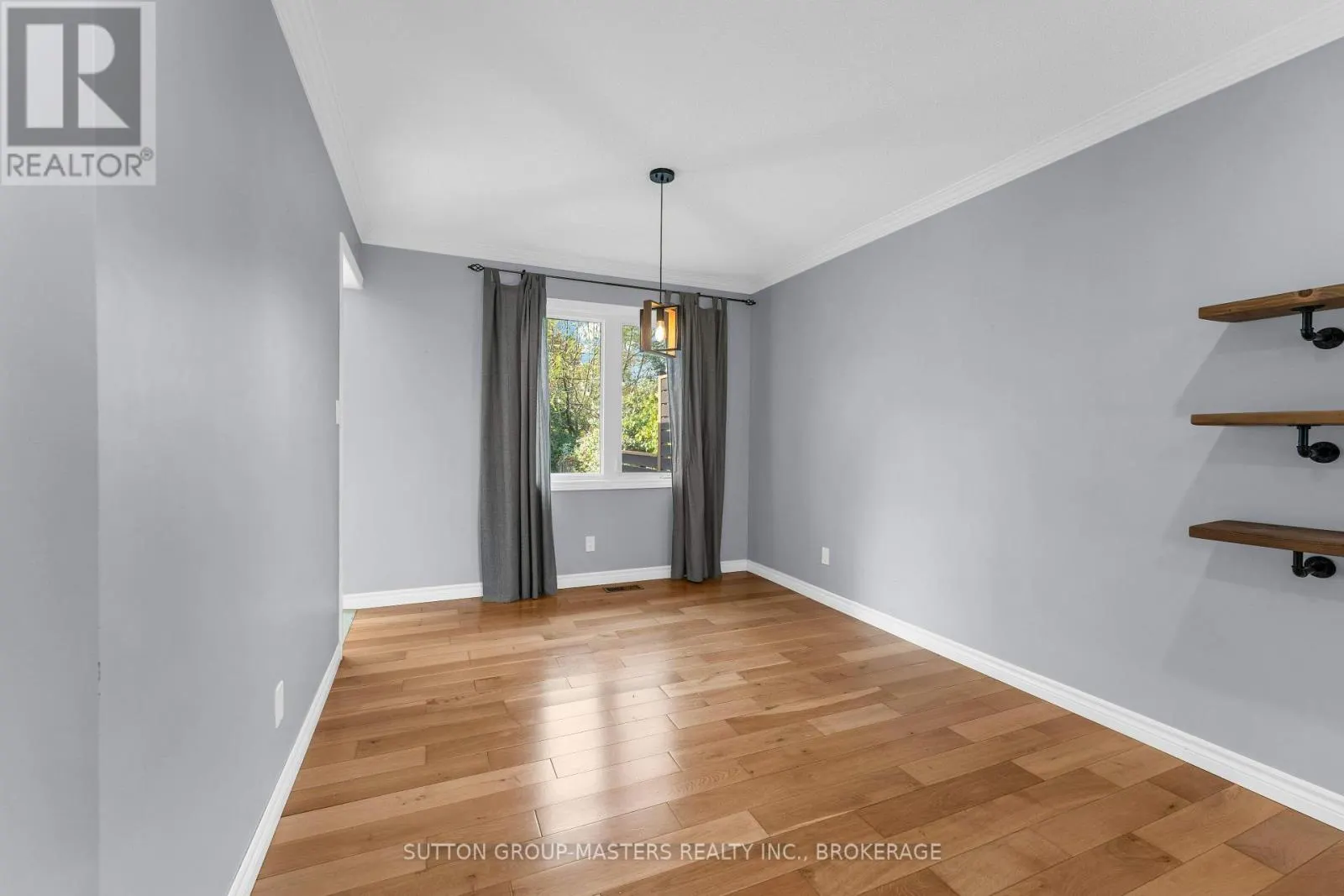 863 PEMBRIDGE CRESCENT