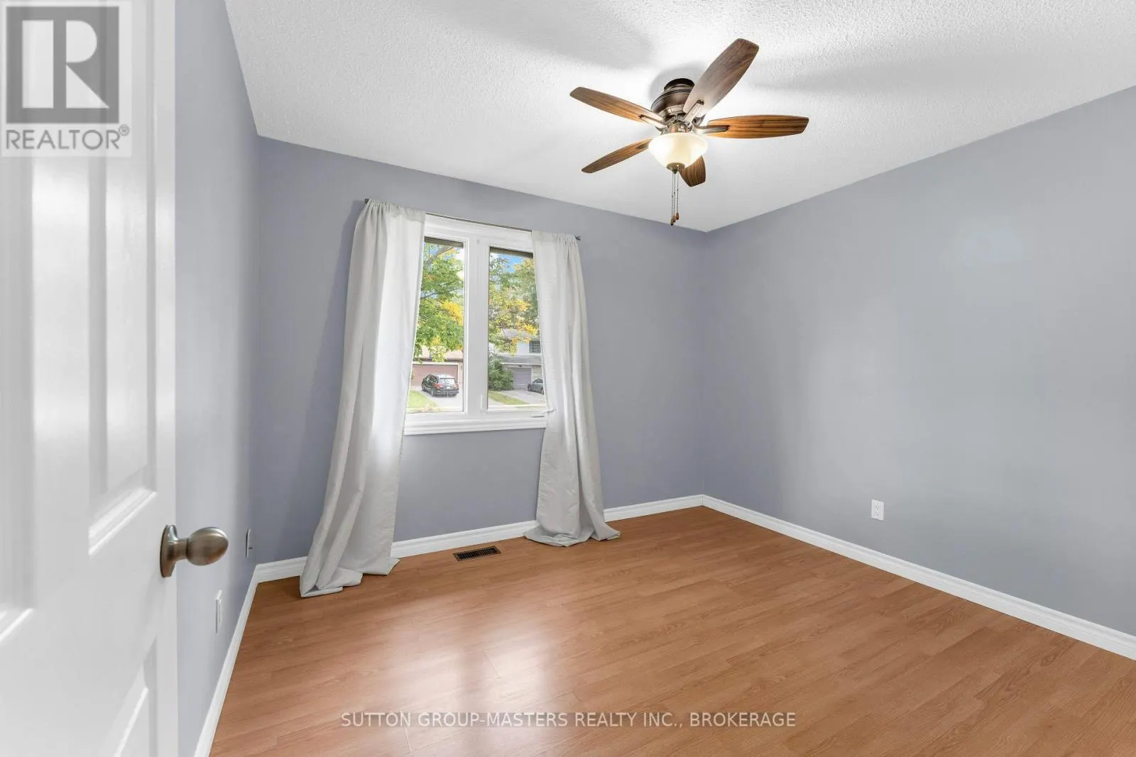 863 PEMBRIDGE CRESCENT