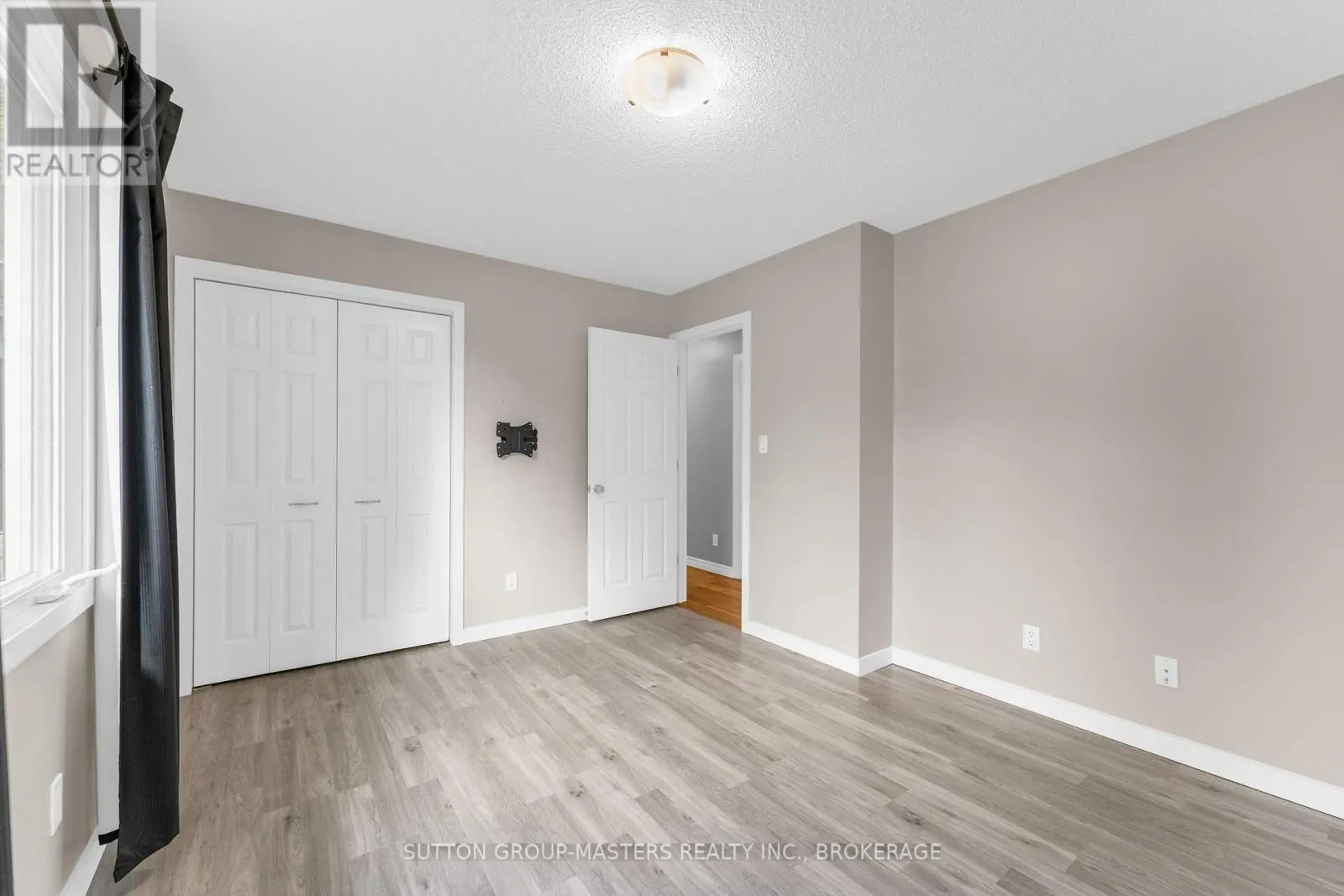 863 PEMBRIDGE CRESCENT