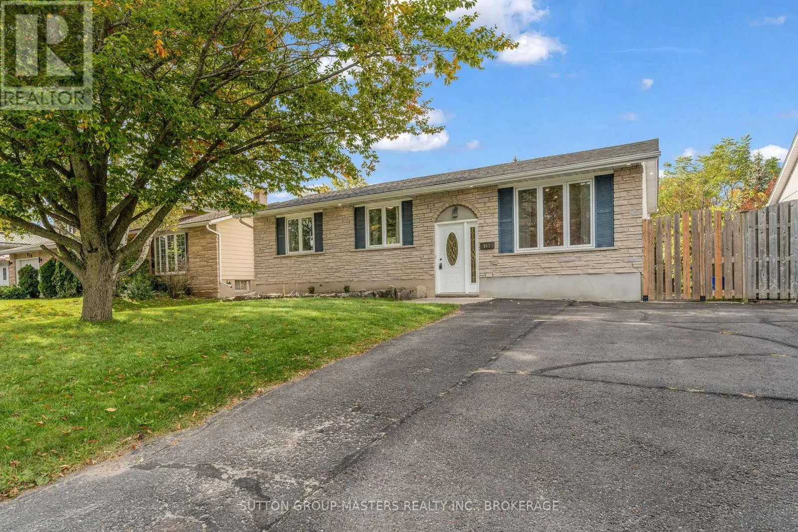 863 PEMBRIDGE CRESCENT