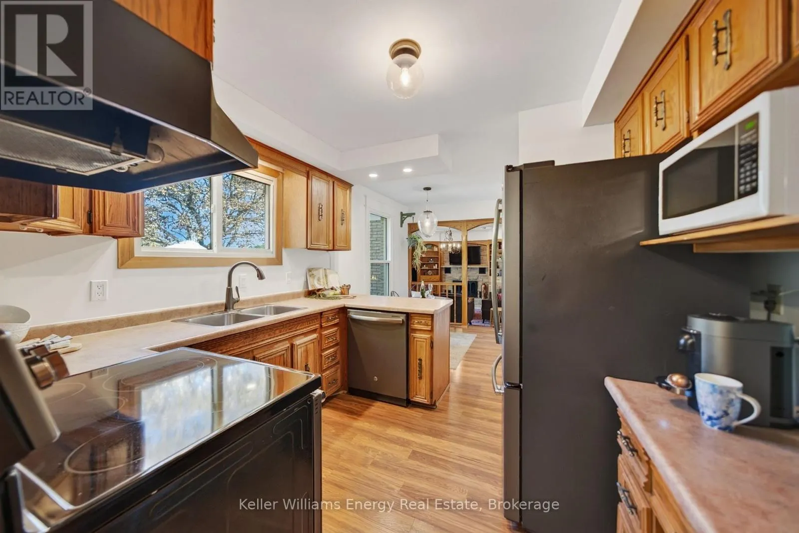 28 BRIARWOOD CRESCENT